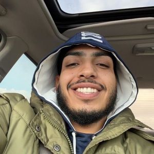 Meet your Posher, Carlos